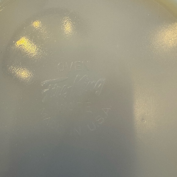 Rare Find Vintage Fire King Pink Swirl Round Serving Bowl 8 inch - Picture 3 of 3